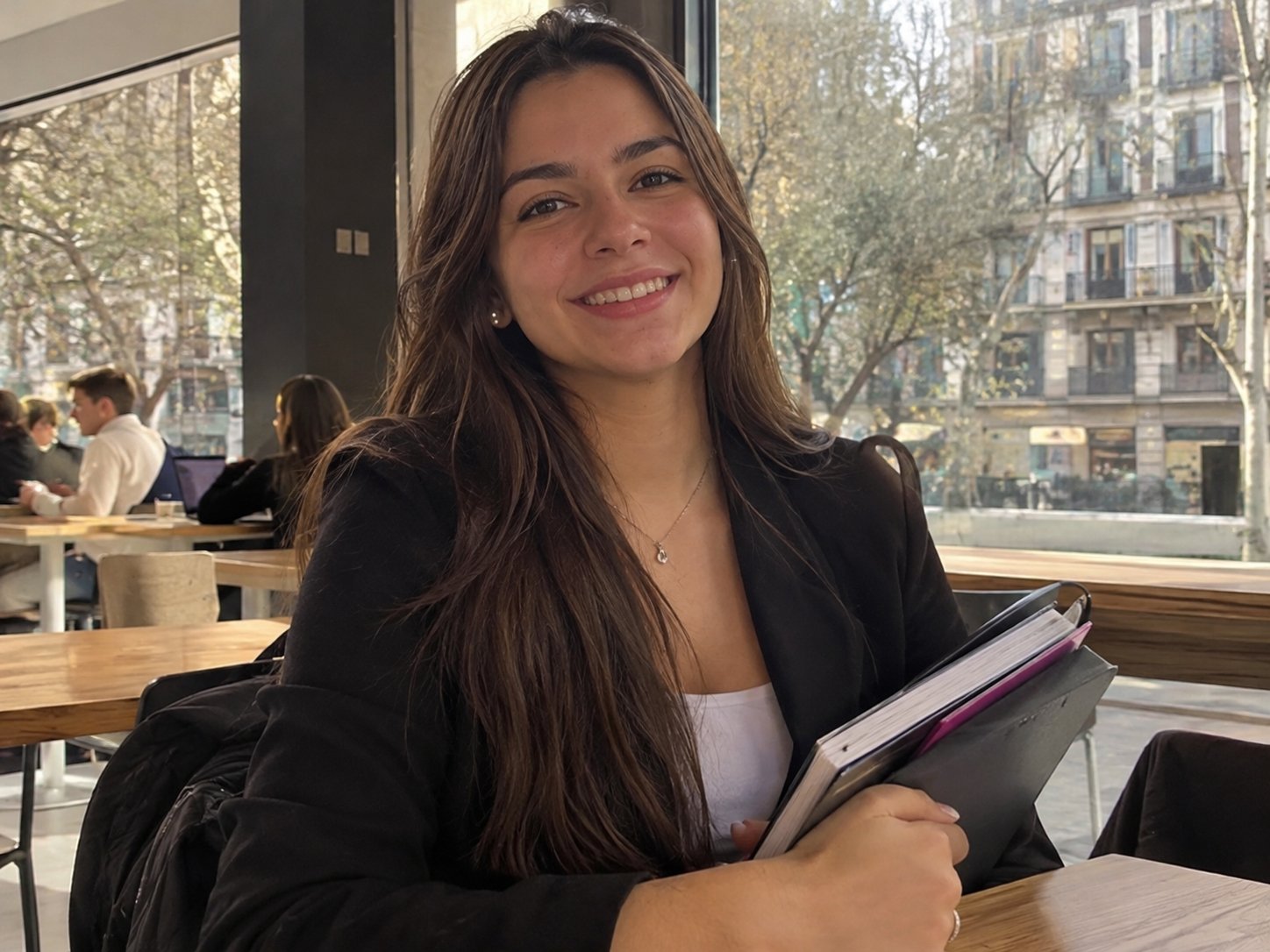 Ni princesas de cuento ni poses vacías: Buscamos paraguayas reales, fuertes y con voz en España